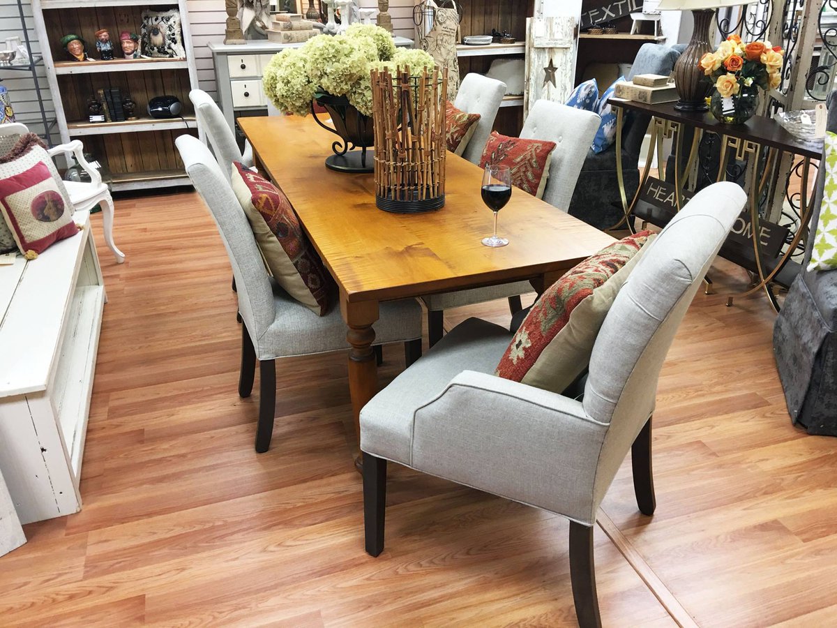 AccentsonMain's tweet photo. Hydrangeas make the perfect centerpiece for our farm table paired with upholstered parsons chairs. #furniturestore #interiordesign #philly https://t.co/7MYtRJ9OvF
