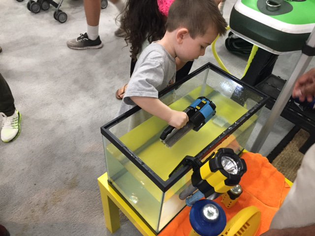 SwesTechnology's tweet image. Last chance to test the products of #SWES.Don't you believe they are working without battery only with saltwater?Check it!Booth:C402B, TentC