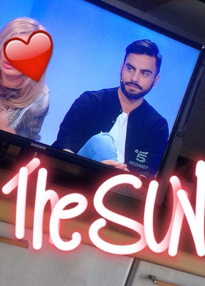 SimonaCipriani4's tweet photo. #clario #uominiedonne https://t.co/EQo3BBAi7v