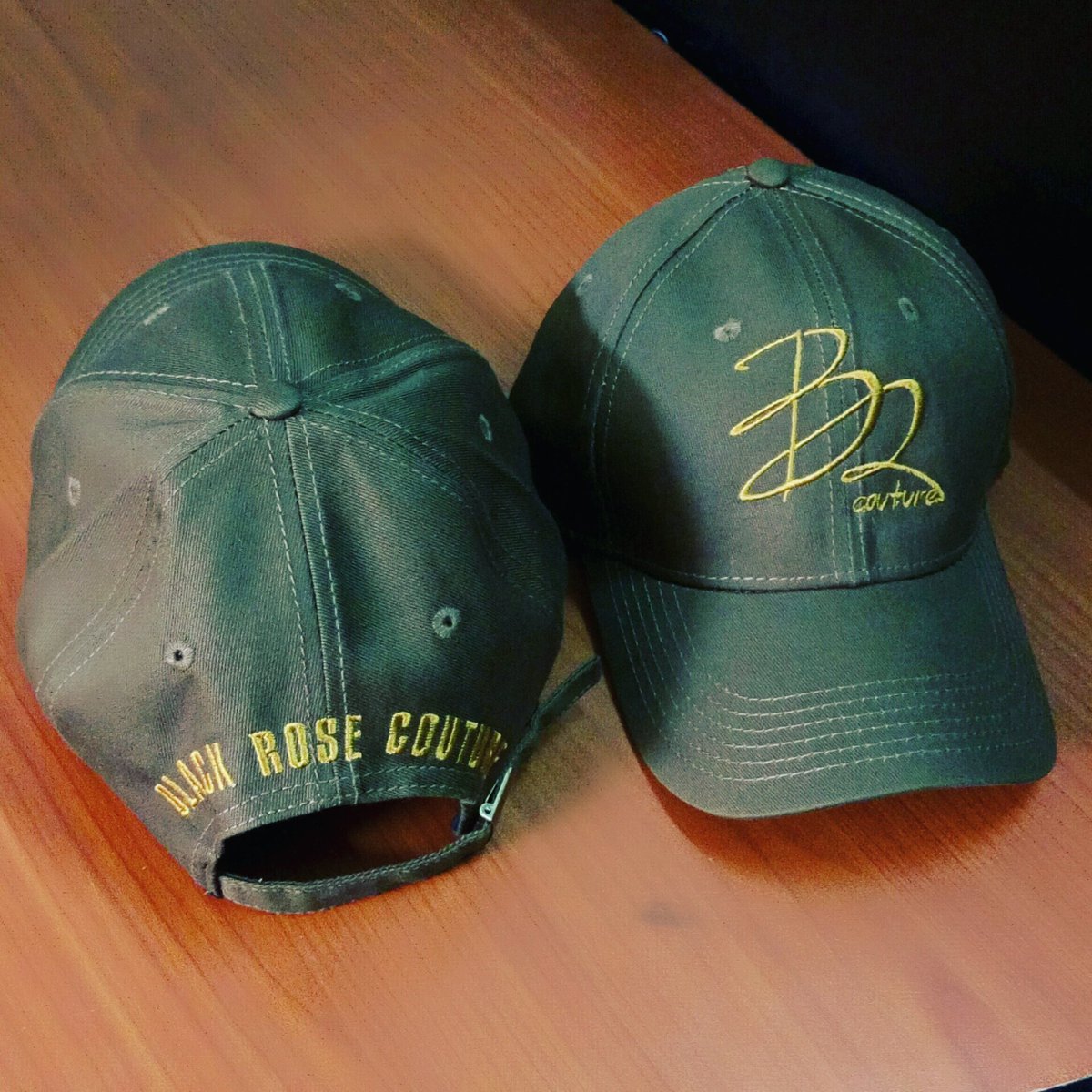 BlckRoseCouture's tweet photo. #militarygreen
#bleunavy
#white
#LaRoseNoireQuiPousseSurDuMarbre
@BlckRoseCouture https://t.co/9BU1uGQRd6