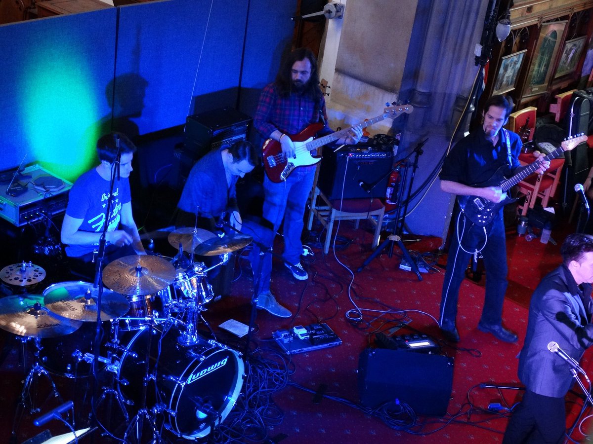 Solid rehearsal done-always greatful to these people for giving up time so we can put on shows! <a href="/Danspinkguitar/">Dan Spink Guitar</a> <a href="/buddycarson/">Buddy Carson</a> @TsunamiHearts