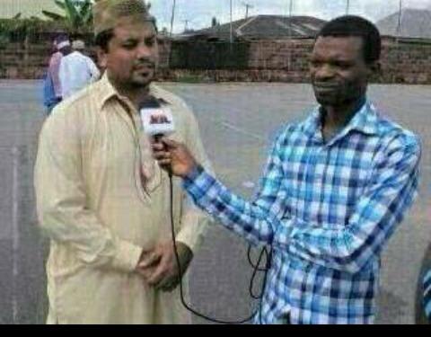 Tembelihle1God's tweet photo. Ivin khoza struggling to pronounce hs new coach name #piratescoach https://t.co/lM1J3kIy0w