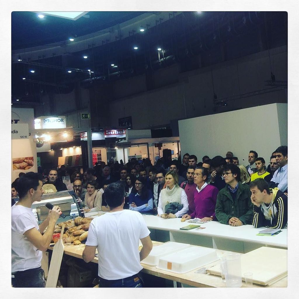 COLECTIVOLAPEPA's tweet photo. Hemos colgado el cartel de completo con @jesusmachiloren y @j_morera #intersicop2017 https://t.co/Q1AsC0iZL4 https://t.co/MdRWbEUt0G