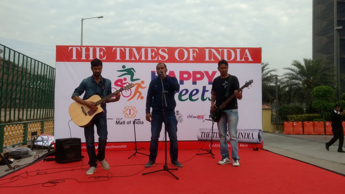 Heartful_Raah's tweet photo. while @RaahgiriDayDili is back at #HappyStreets Noida, all the more reasons to celebrate @heartful_ness https://t.co/sjn6Wg3FNa