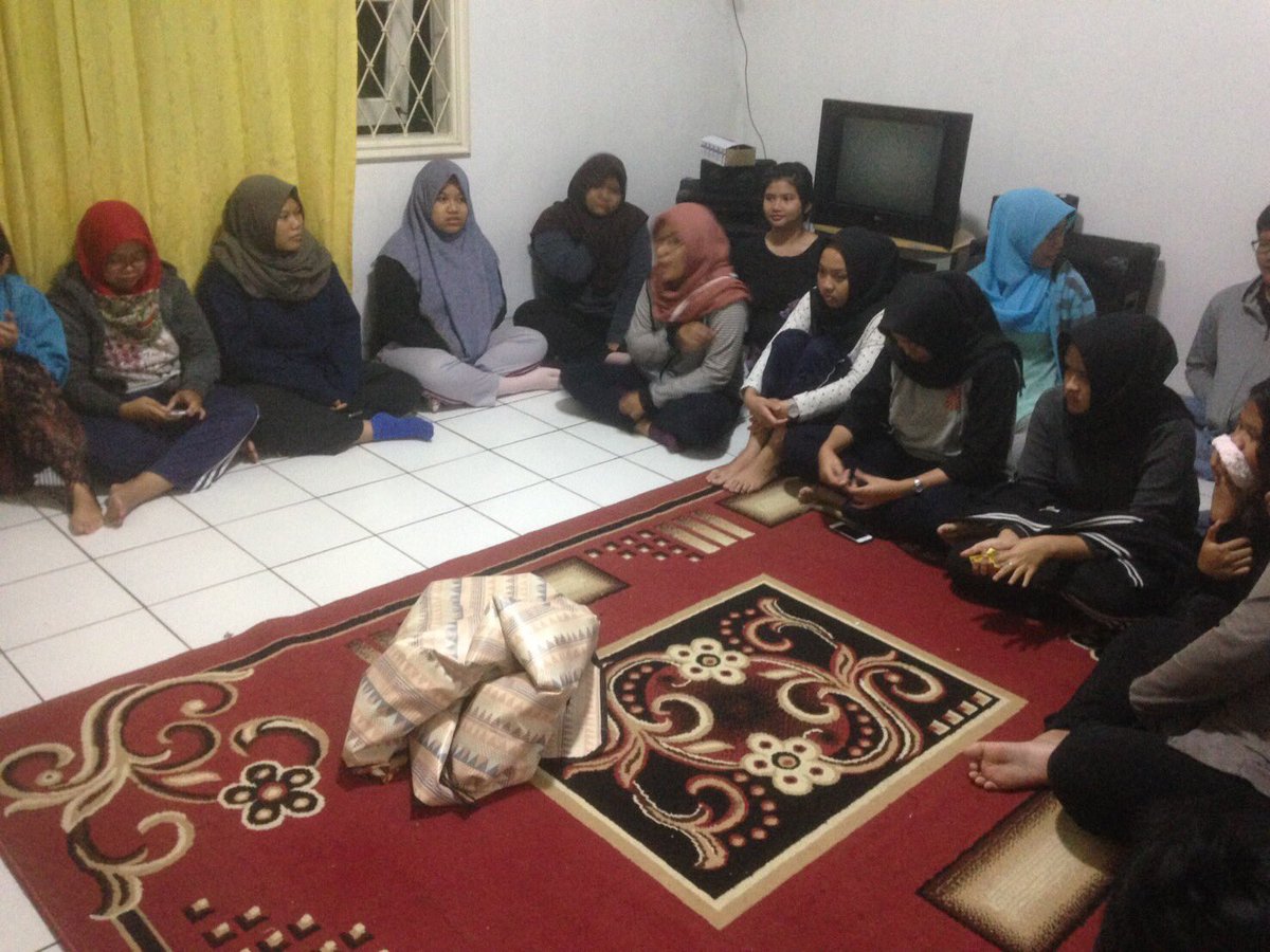 Hari ini sedang dilaksanakan acara Makrab Gabungan antara UKM Nautica, UKM Kain, Komunitas Bulutangkis dan Komunitas Parter F.Psi KMUP