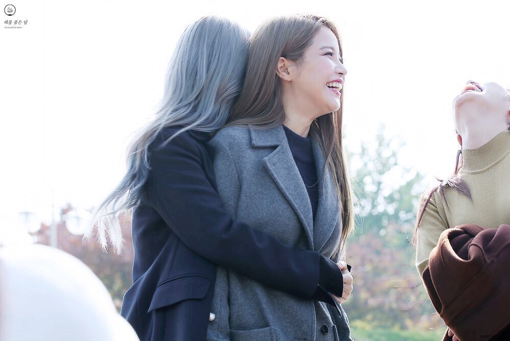 archivemoonsun tweet picture