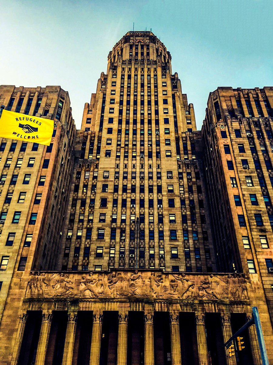 TeejCarlson's tweet photo. I love my city! #Buffalove #IChooseHumanity #RefugeesWelcome #mysocalledphotography https://t.co/Bchi0veimD
