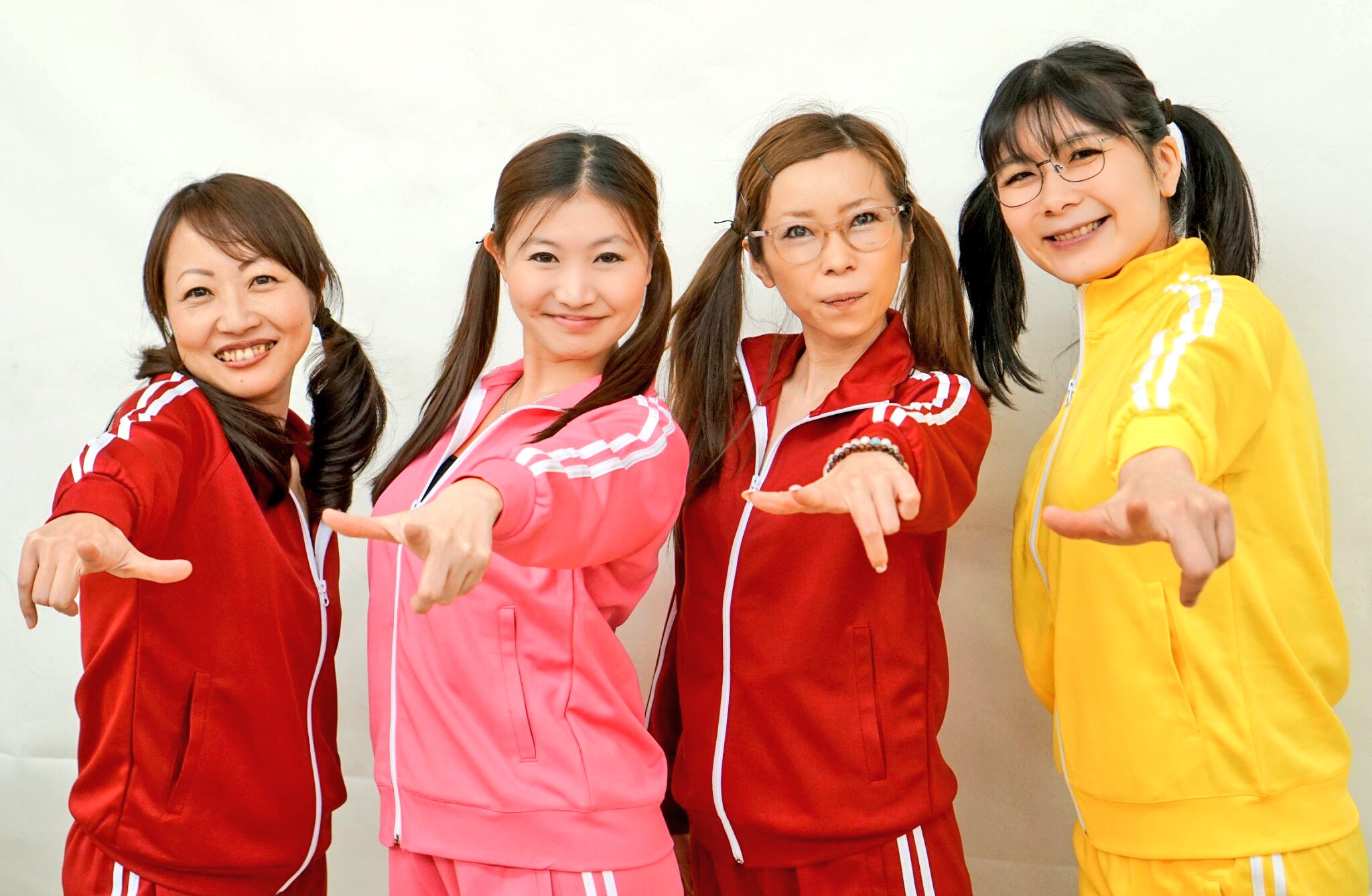 Haruka 友達のバースデーパーティーにて 3年b組カイパチ先生 笑 ドレスコードはごくせんヤンクミジャージ 制服コスプレ おばちゃんたちみんな頑張りましたが場末の風俗嬢みたいに笑 でも久々の制服コスプレで楽しかった 制服コスプレ ごくせん