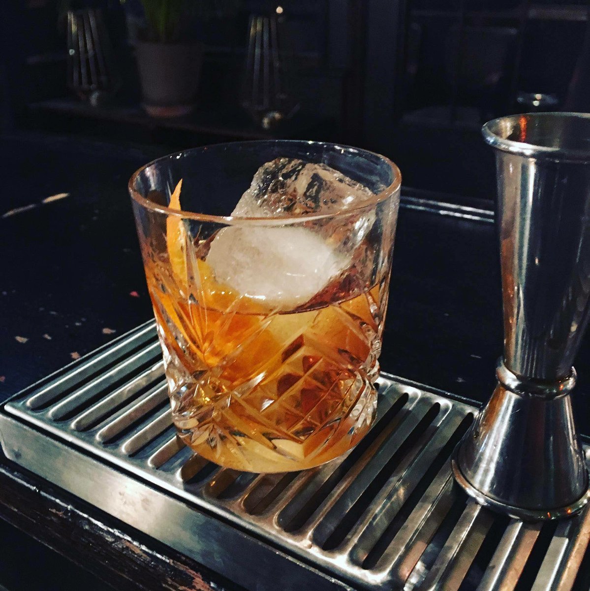 ##WalterManesco  #TheBootlegBARPARIS #cocktail OaxacaTorino
+d’infos: ow.ly/sAze3099wrh 
Tickets salon: ow.ly/fd8R3099wrg