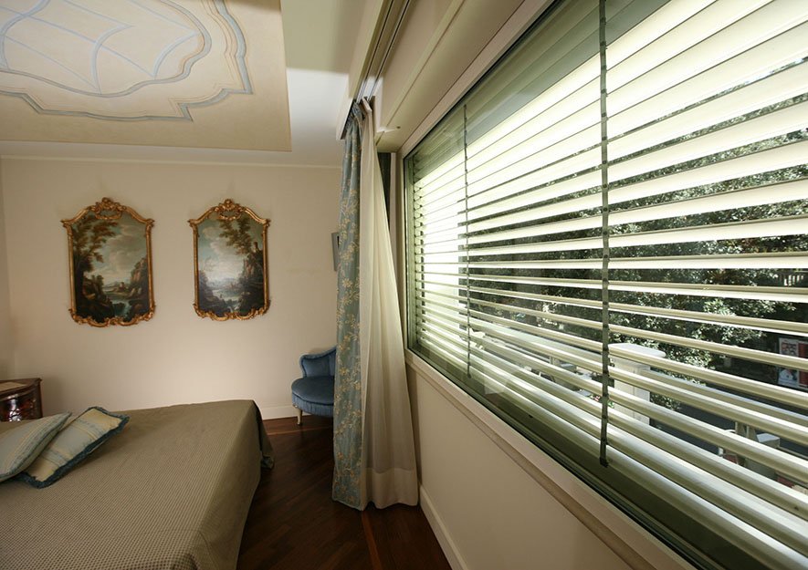 #SecurFlap. #Tapparella di #sicurezza con gelosie orientabili, realizzata in alluminio è un'elegante barriera  #antiintrusione.