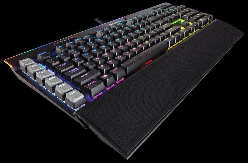 ProgramatorClub's tweet image. Corsair lanza teclado luminoso multicolor programator.club/corsair-lanza-…