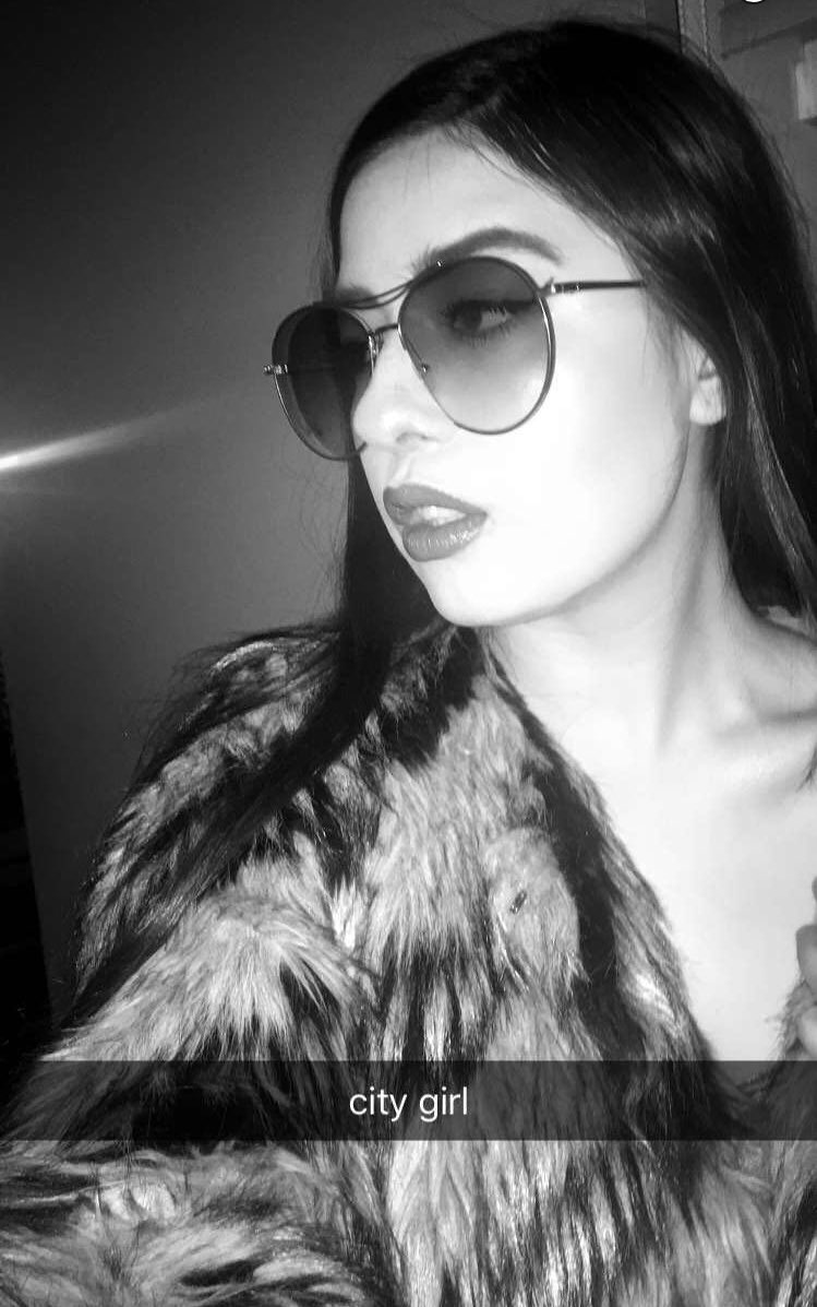 Ashley_bohnaker's tweet photo. add me on snapchat: ashleynb3 🌹 https://t.co/Ey8V4BFhlj