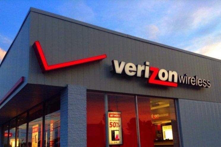 merchantmav's tweet image. What do you think of @Verizon offering unlimited data? What does this mean for the competition? #cellulardata buff.ly/2kLLeeG