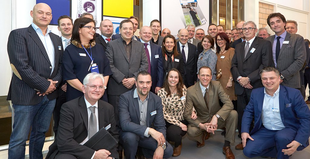 GyprocBE's tweet photo. Uitzonderlijk bezoek van Pierre-André de Chalendar, CEO van Saint-Gobain, op de Gyproc-stand tijdens #batibouw2017! https://t.co/kE5Rx4jAoO