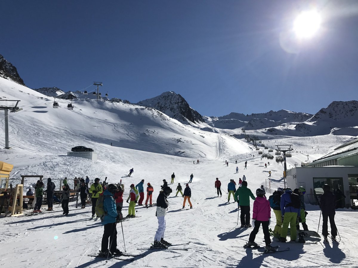 HeavenPublicity's tweet photo. Enjoying the incredible conditions in @obergurglcom @VisitTirol #lovetirol #ski (Thanks for the images Holger Gassler.) https://t.co/8pI56BLH3d
