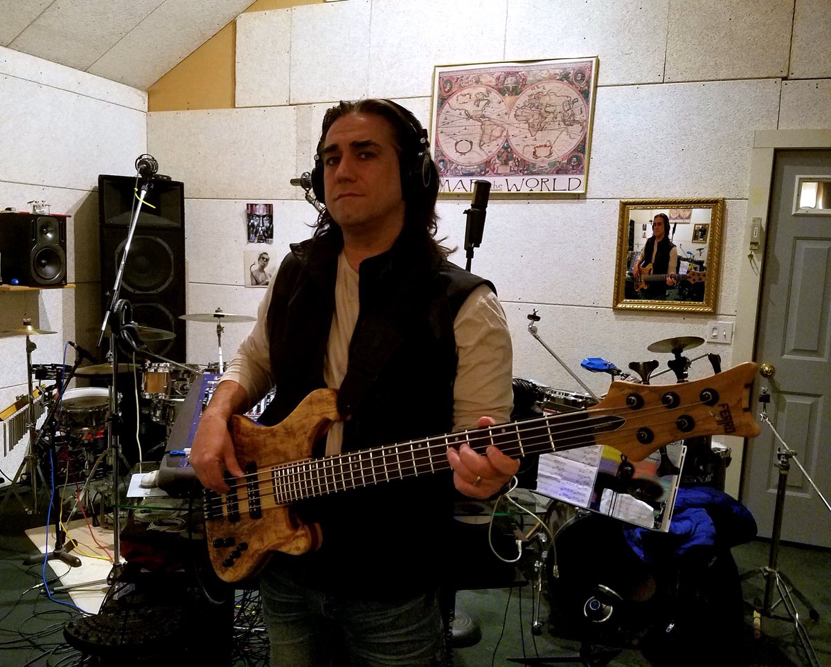 jferrobass's tweet photo. #Repost @tonypuleo1 with @repostapp
・・・
Recording at Newbury Studios with a J Ferro Denair5. #jferrobass #tonypuleo https://t.co/fqTY2s8j8u