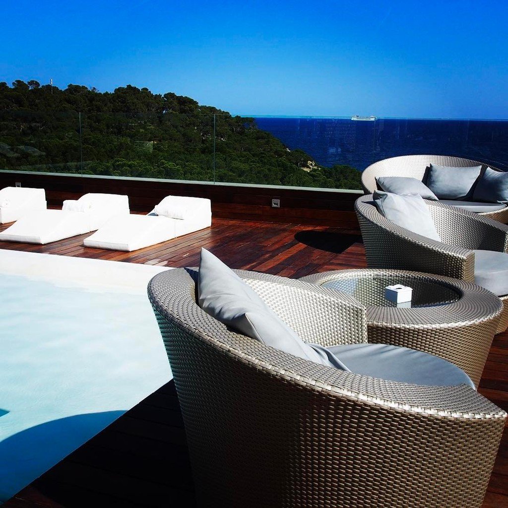 On island mode | Ibiza hotel <a href="/aguasdeibiza/">Aguas de Ibiza Hotel</a> lifestyle &amp; @clarinsespana spa. Right at the be… ift.tt/2m4vjtV