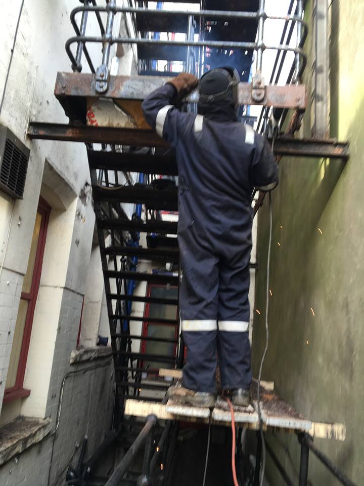 McGaffigansIron's tweet photo. Refurbishing a fire escape at the Royal Hotel Pub in Morecambe.
#wrought #iron #stairs #railings #walkways https://t.co/kcqVyZXPSN
