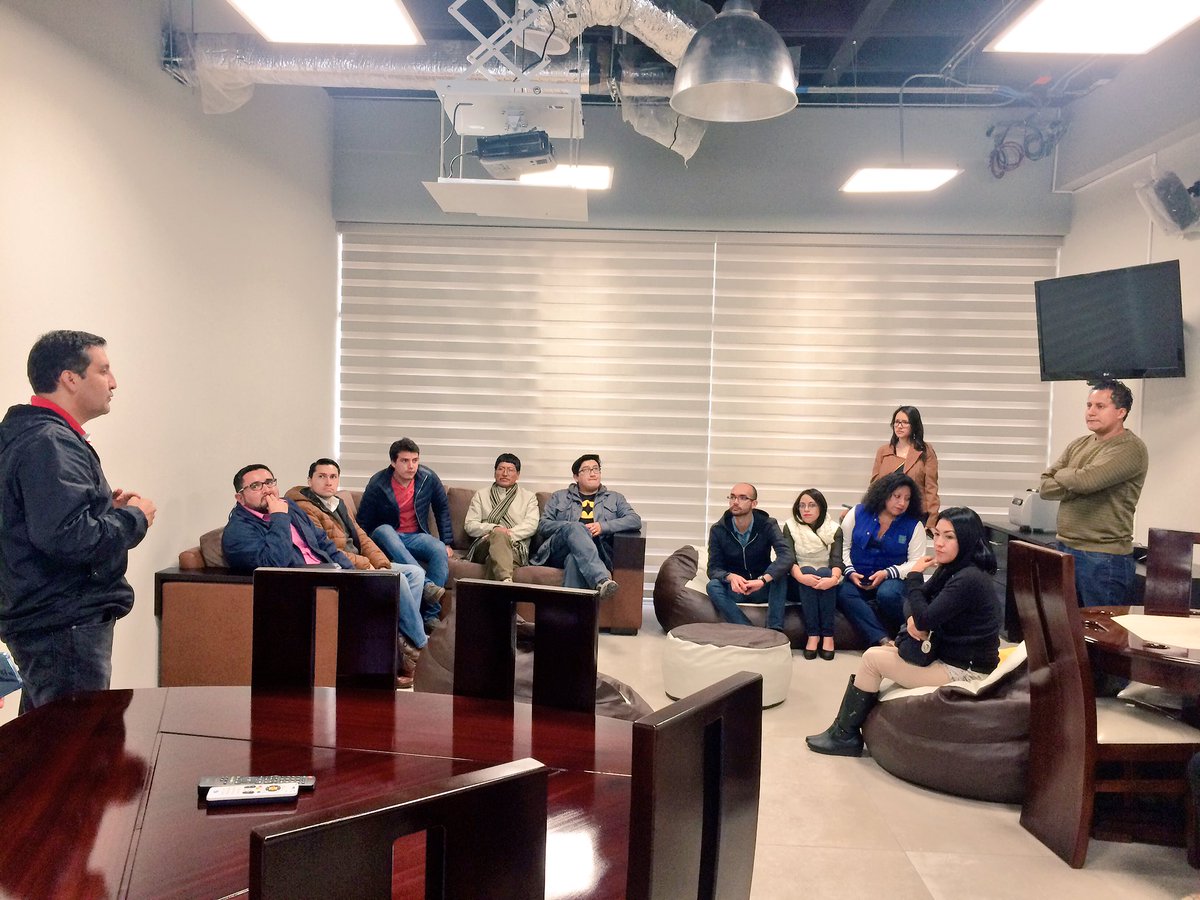 Personal de #Farmaenlace, visita a <a href="/ITE_mpresarial/">ITEmpresarialS.A</a>, para conocer qué sus ideas se vienen cristalizando en @CiudadYachay. Un gusto recibirlos