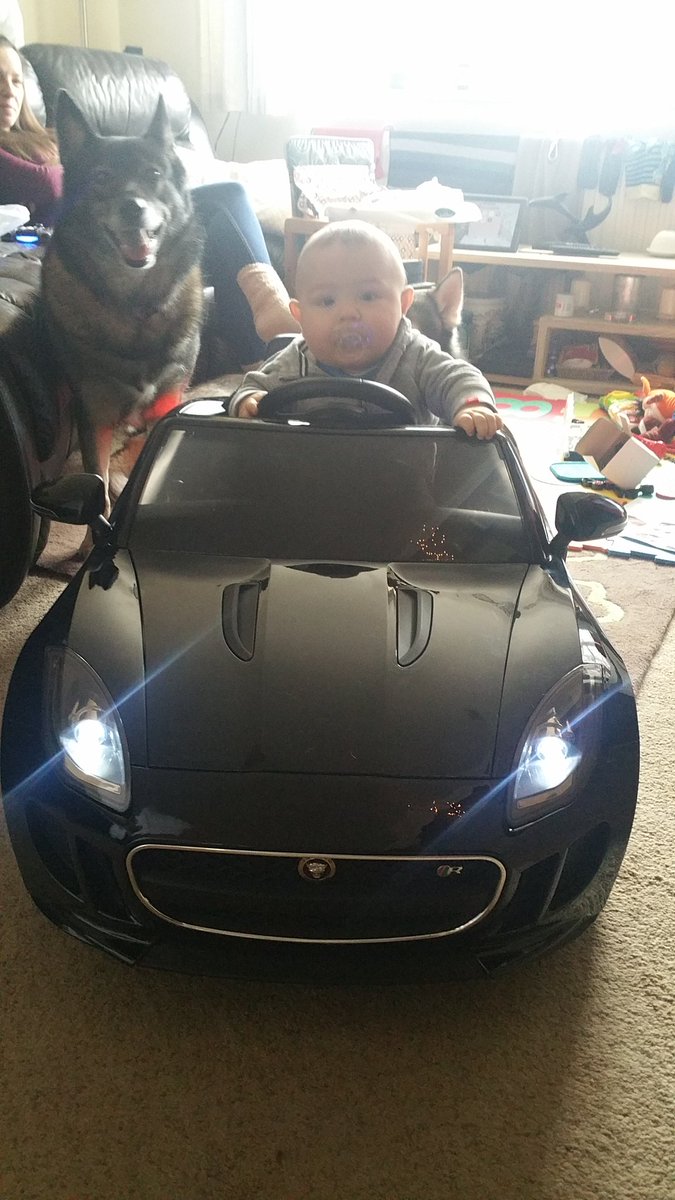 raff0412's tweet photo. @JeremyClarkson 
What was your 1st car? Was it a Jaaaaaag? https://t.co/EV7cRROx6B
