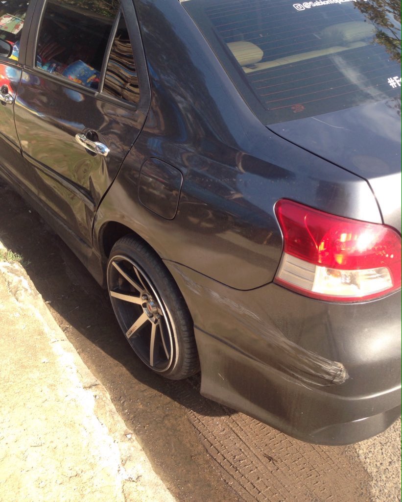 Cuma ada dua tipe orang di dunia: nabrak dan ditabrak. Kalo pintu belakang yang penyok, itu berarti?

Waktu anda 10 detik untuk berfikir.