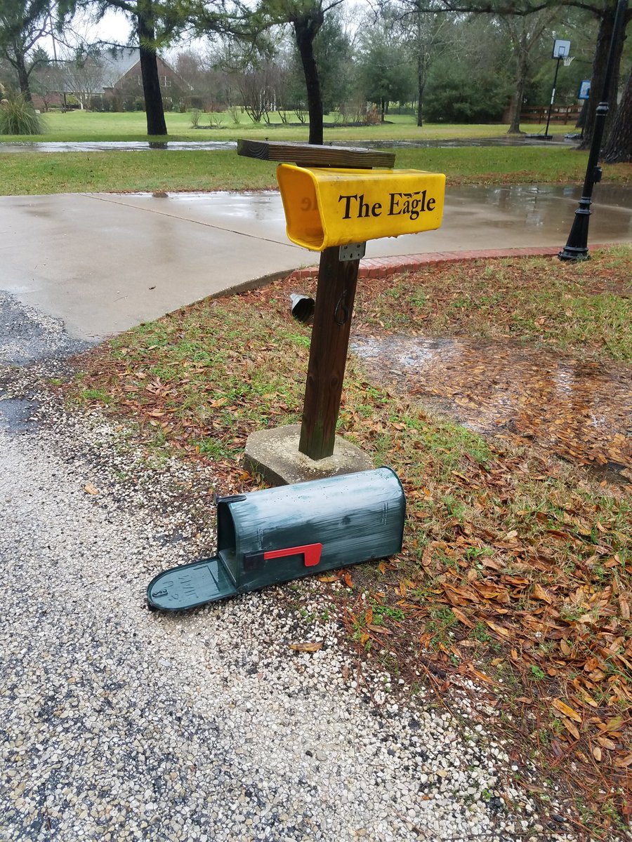 codycoil's tweet photo. We will rebuild. #RIPmailbox @KBTXShel https://t.co/ZBBFcpbhQa