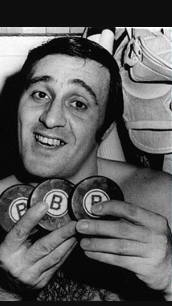 Happy 75th birthday to one of my childhood favorites, Phil Esposito, man could Espo light the lamp! 