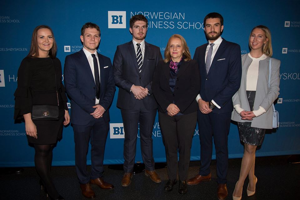 Čestitamo kolegama iz Case Study Club-a predvođenim našom profesorkom Ivanom Mijatović na dobrom i uspešnom predstavljanju Fakulteta!