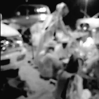 ㅤ
المفارق كل ماذعذع نسيم الغربي 
كن ملح الذكريات يرش فوق جروحه.!