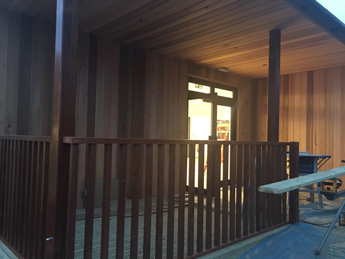 BarhamPrimary's tweet photo. Our modular building is coming along nicely. Stay tuned for the #GrandOpening. #GoBarham #ExpansionInProgress https://t.co/HpD6LlcGdM