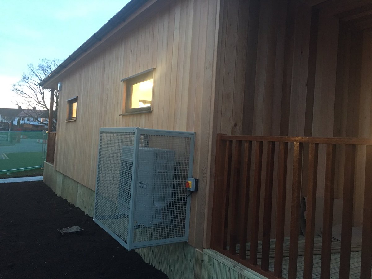 BarhamPrimary's tweet photo. Our modular building is coming along nicely. Stay tuned for the #GrandOpening. #GoBarham #ExpansionInProgress https://t.co/HpD6LlcGdM