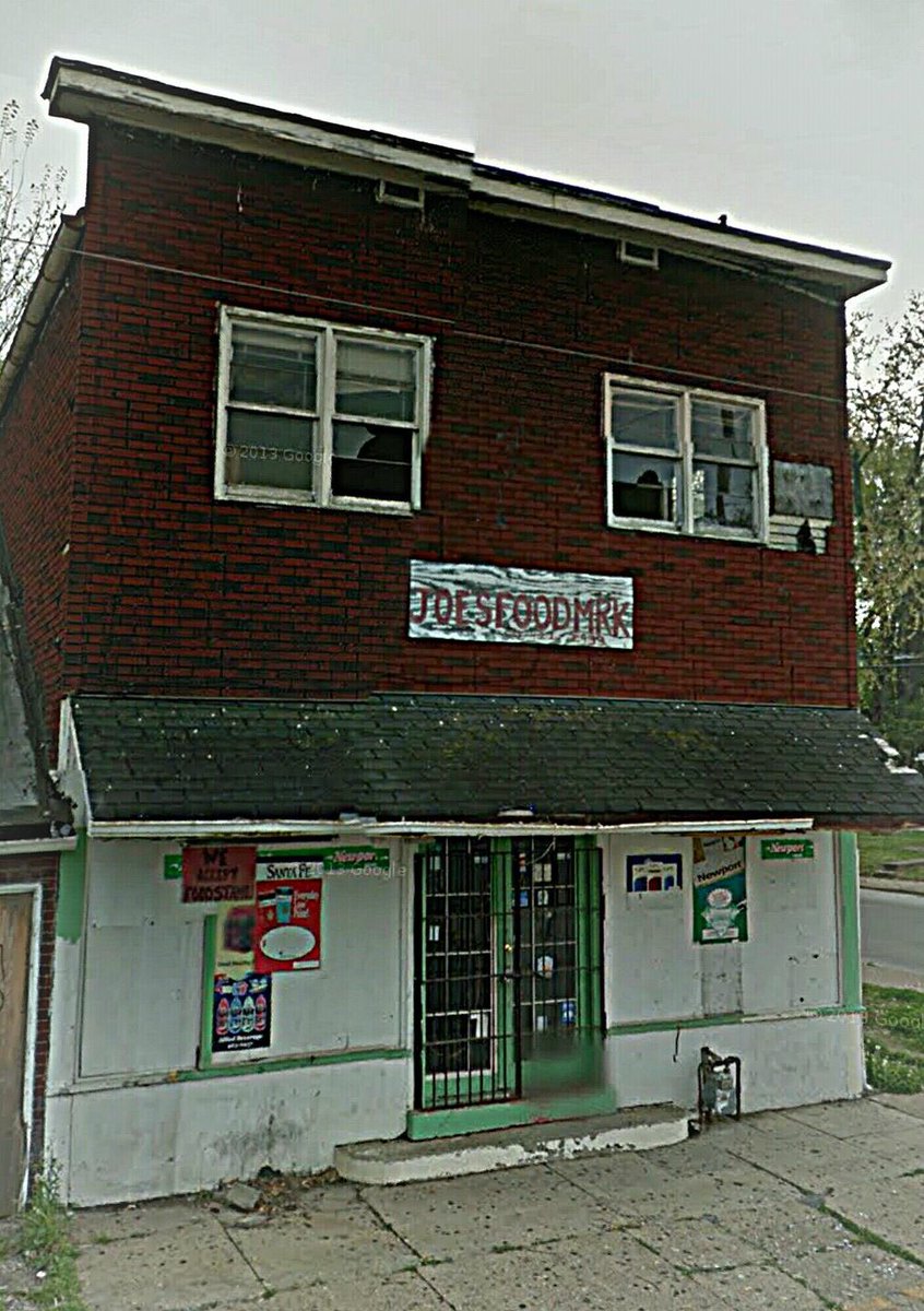 D2Fresh812's tweet photo. You not a real south side nigga if you don't know about this store.. lol https://t.co/QbTCJuefwW