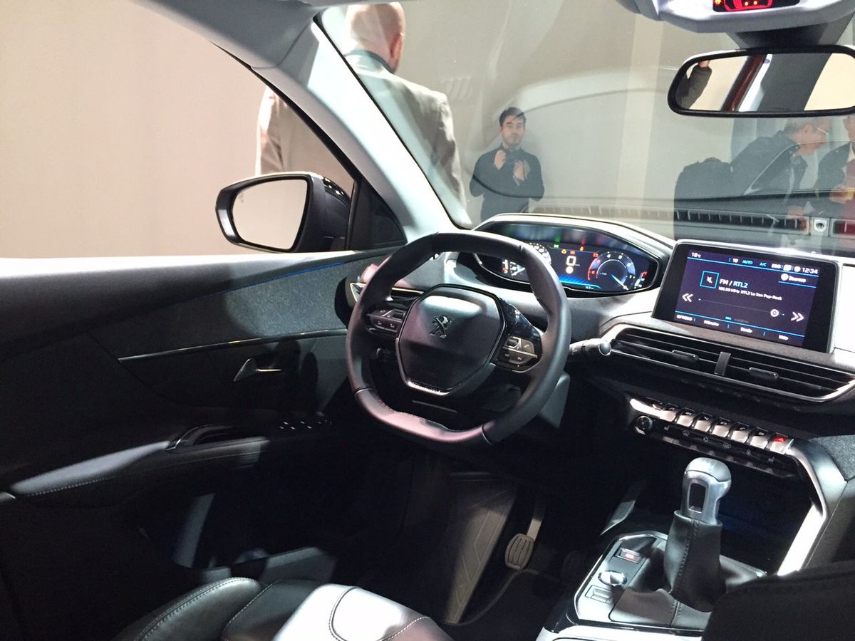 Sidegate Peugeot tweet media