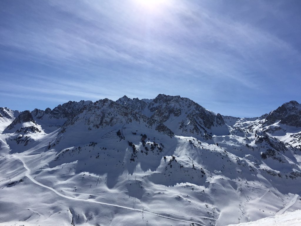 xila__'s tweet photo. Belle journée au @grandtourmalet! #bareges #lamongie #grandtourmalet #npy #npy3 https://t.co/c9pvpZ12ka