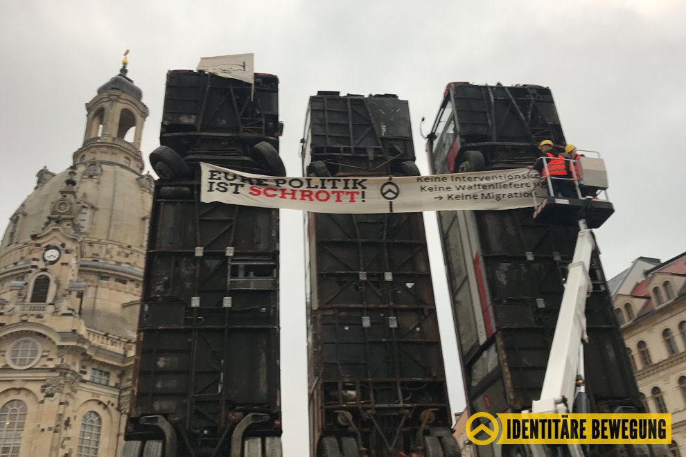 thHammerHart's tweet photo. Identitäre Bewegung: Dresdner Monument wird um die Wahrheit ergänzt!

#hammerhart #IdentitäreBewegung

https://t.co/OBMd5v8u6a https://t.co/TZXX7QvoeC