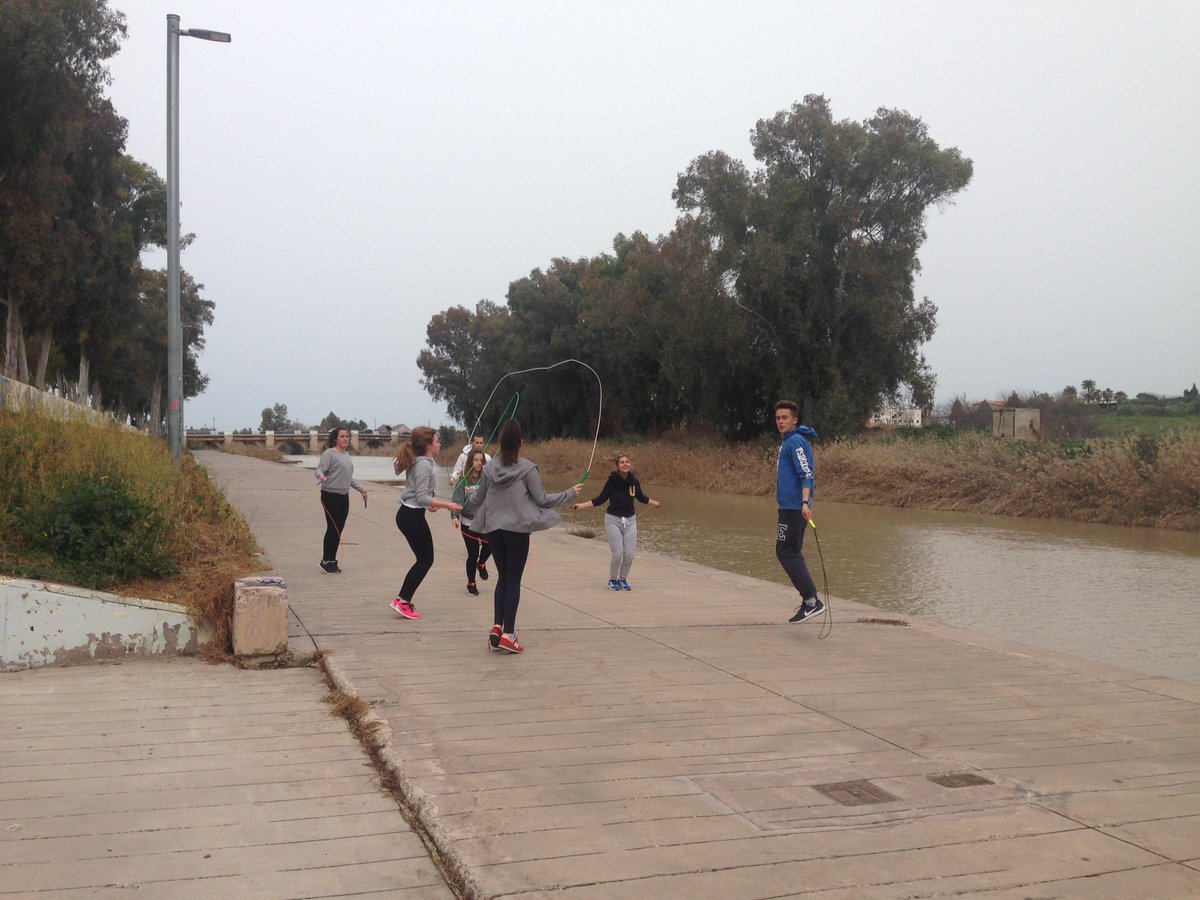 gloriaherrero's tweet photo. Hoy, en #ConGeniAR , hemos entrenado con #tabata . Juntos y a la vera del Genil :) https://t.co/aEKLMEvz0V