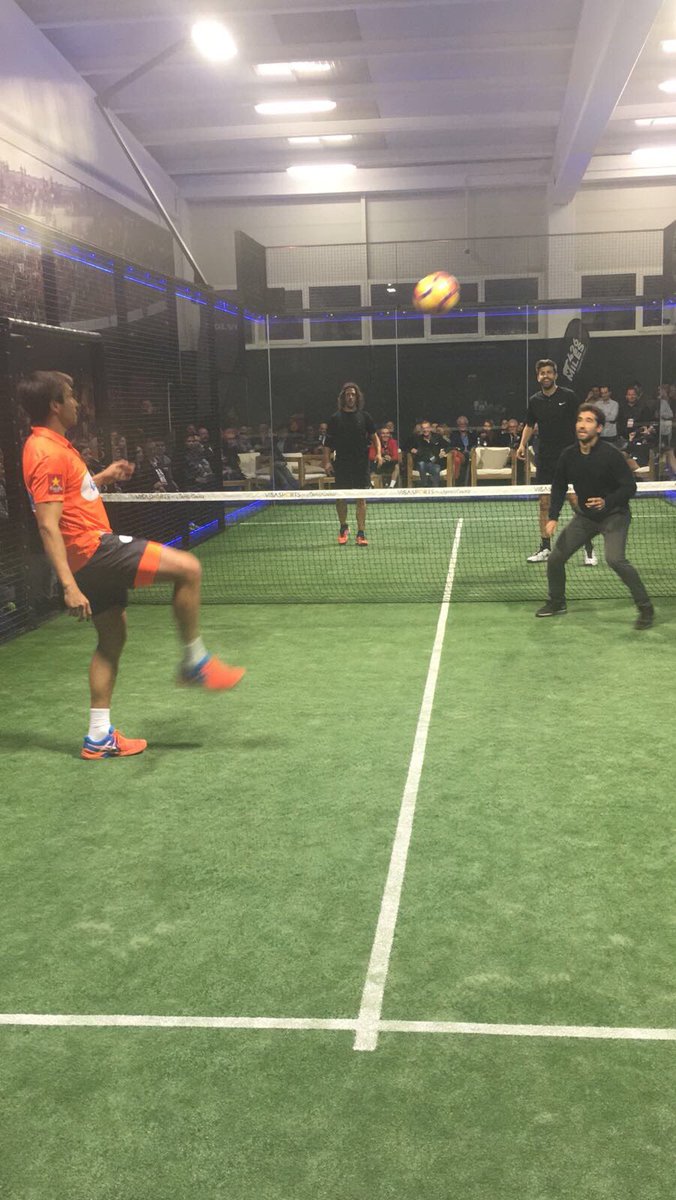 Tiempo de foot padel team en #PistaBela #VISAPádel #padel #belavspique