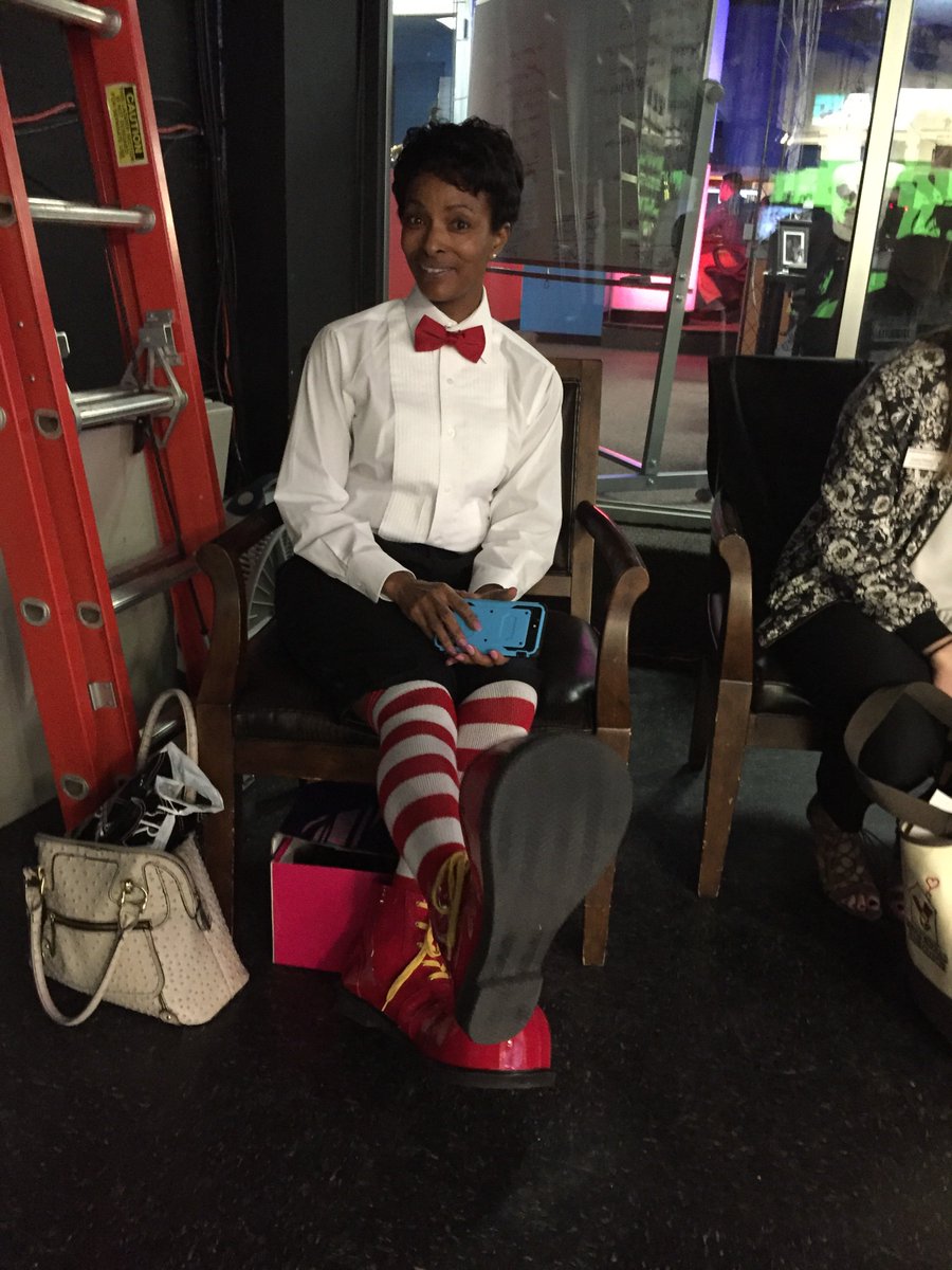 DivineWeather's tweet photo. Laverne Dutkowsky is part of the Red Shoe Crew here to talk about our local Ronald McDonald House charities #RedShoeShindig. #RMHCSW https://t.co/lFOEc3zURr