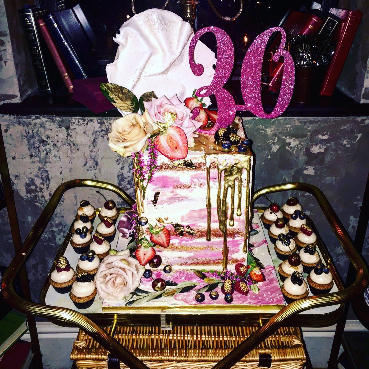 MissGidda's tweet photo. Huge thank you to the brilliantly talented @KupKase for my mega cake on Saturday. It was lush!!! 💕#cake #talent #club30 💕 https://t.co/DZ8gY1xSJm