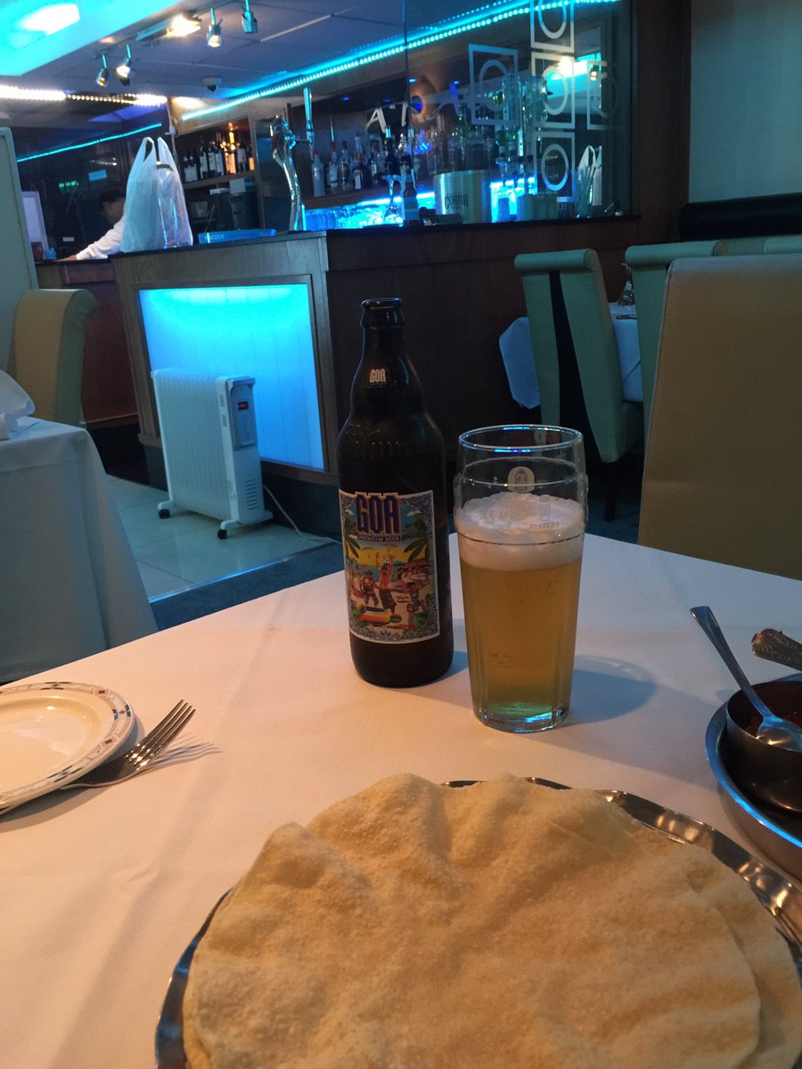 ShawGeo's tweet photo. At #Akask #Wallington #Sutton https://t.co/n2KnR4nxHd ahead of #SuttonvArsenal #SUTARS #facup drinking @GoaBeerUK No sign of @GaryLineker 🏐🍻 https://t.co/1c1tpWkUMI
