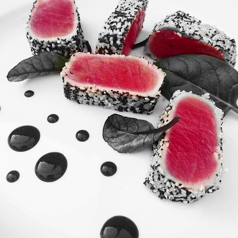 Le rouge et le noir.... #menubistronomique #lerougeetlenoir #stendal #thon #tuna #atun #bl… ift.tt/2kRz9Vs