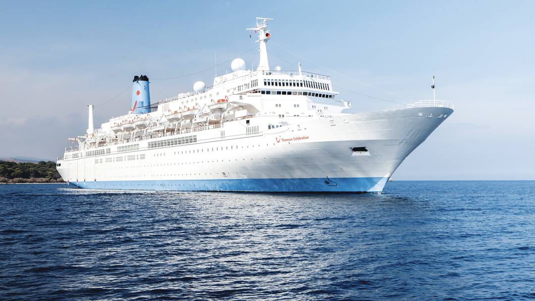 Book now and save £100 per booking with code CRUISE100 on all cruises leaving from May 2017 to April 2018 - ow.ly/H4RU309bd5y #cruise