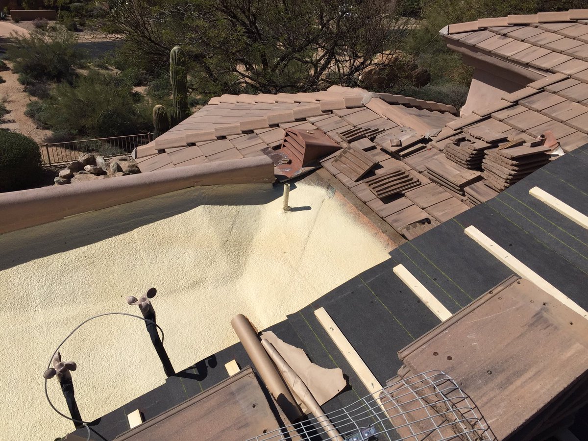 RoofinginAZ's tweet photo. #tileroof rehab and #foamroof in #scottsdale #roofer #scottsdaleroofer #phoenixroofer #foamroofer #tileroofer #shingleroofer #roofrepairs https://t.co/fJ3WtY5xyG