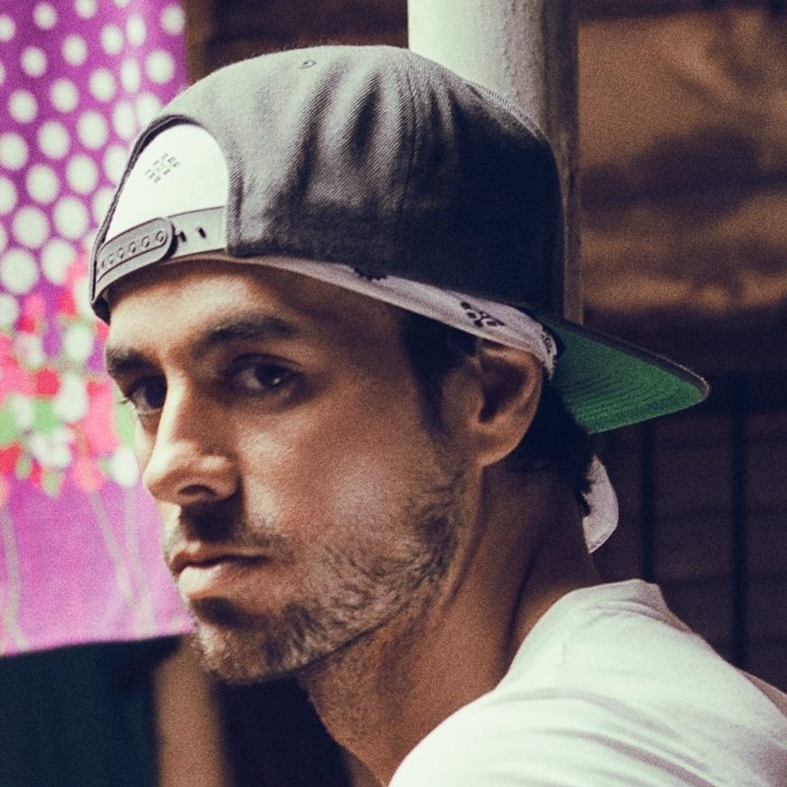 consuigls's tweet photo. Only 4 days left 😃 premiere  #subemelaradio  📻🎶🎧💃🔥@enriqueiglesias  🎤😘 https://t.co/aFAosXoW2B