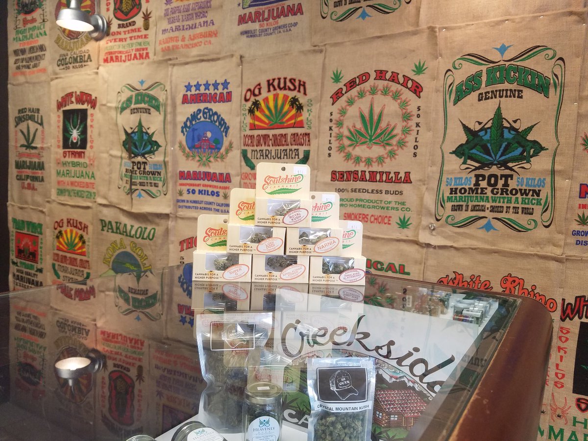 better_buds's tweet photo. @SoulShineCan right here @better_buds The Himalayan Blackberry is soooo good! Pick your favorite today! #loveweed #betterbuds #wallofweed https://t.co/1D1YjAe0Fu