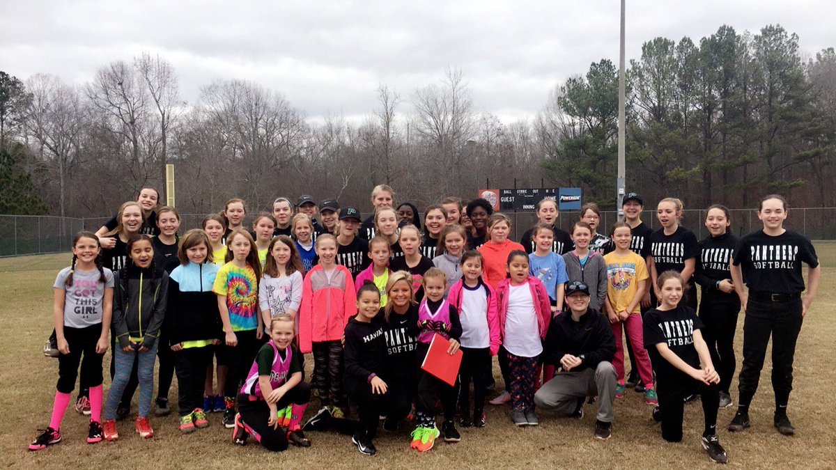 Here are some pictures from the girls camp last weekend. Thanks to RMS Softball for helping with the camp!
