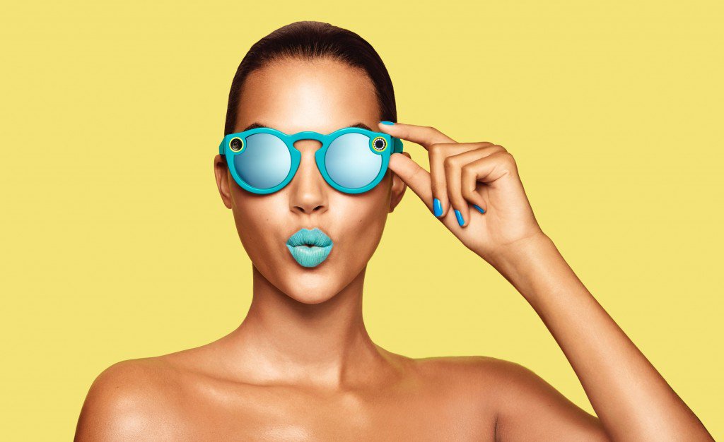 Los lentes #Spectacles de #Snapchat ya se pueden comprar online: bit.ly/2lzz5h2