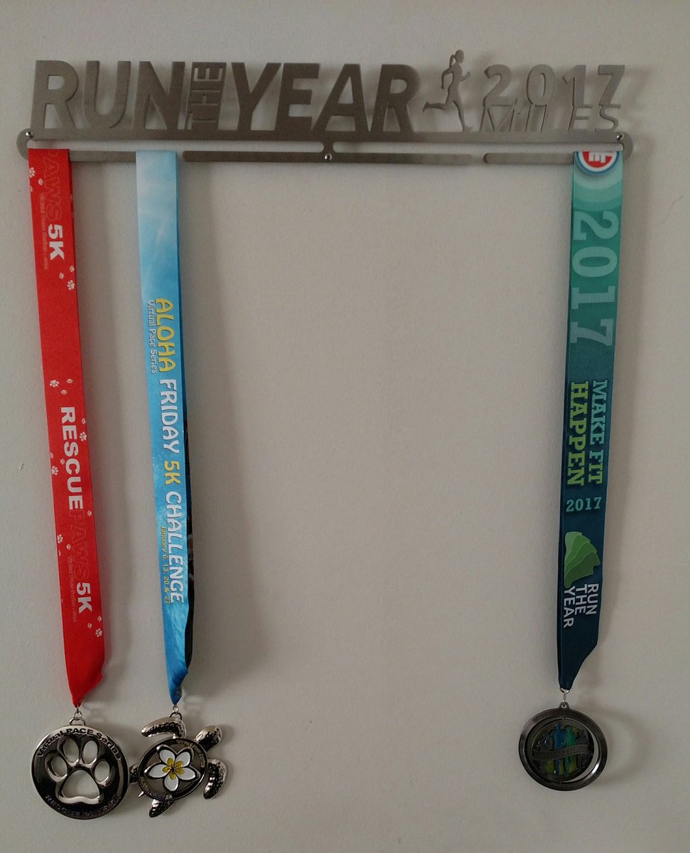 heathercook913's tweet image. My awesome new medal hanger! @RunTheEdge @RunTheYear @AlliedMedalHangers