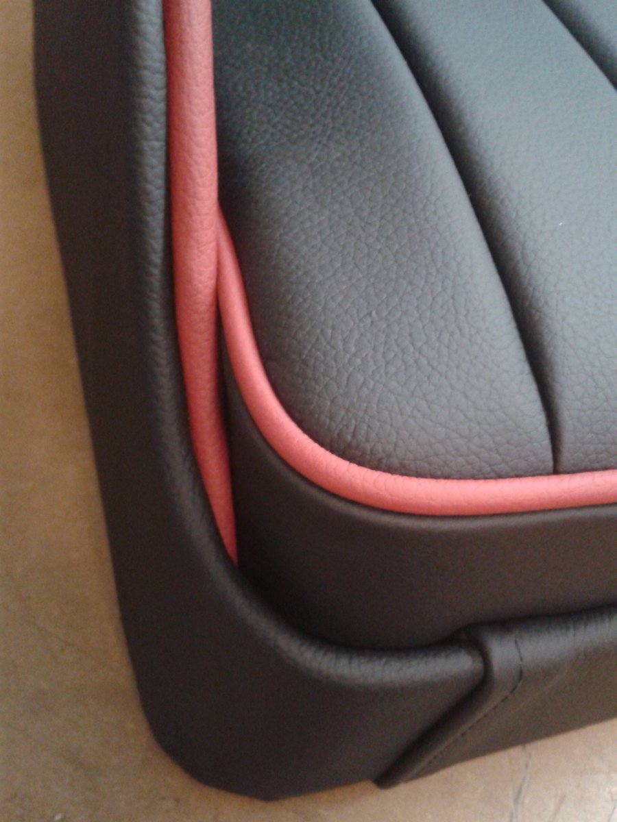 thehangar73's tweet photo. Black and red leather bucket seats for an MG....love working with leather!💖 #upholstery #ilovemyjob https://t.co/OU5w0twXgc