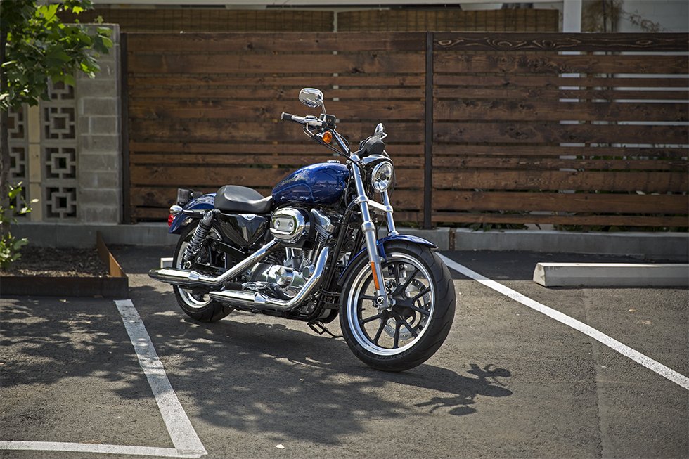 HdMntry's tweet photo. Found the perfect parking spot. 2017 Harley-Davidson #SuperLow. #MyHarleyDavidson #HarleyDavidsonSalinas https://t.co/48h1VYegh1 https://t.co/gKxRnlYizi